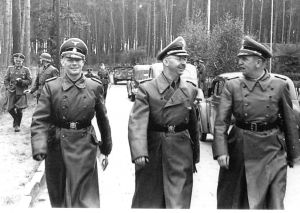 HIMMLER VISITS DEBICA R VOSS199